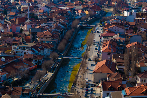 Una vista di Pristina (foto di Şenad Kahraman via Pexels)
